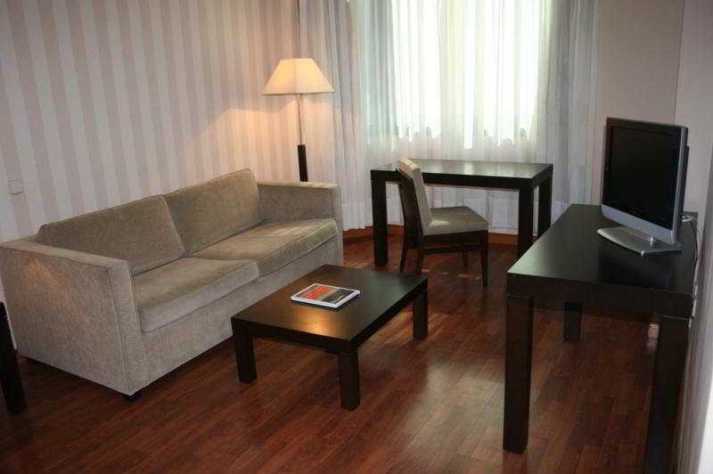 Apartamentos Th Las Rozas Buitenkant foto
